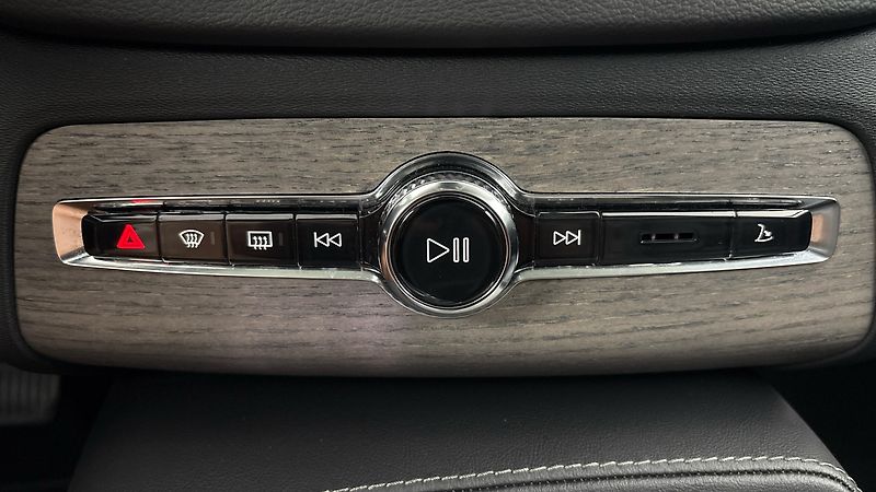 Volvo XC90 2.0 B5 AUT AWD Inscription - fotka 13 z 33