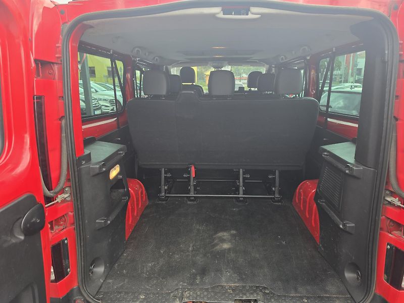 Renault Trafic 1.6 dci 125 Long 9.mist tz - fotka 6 z 19