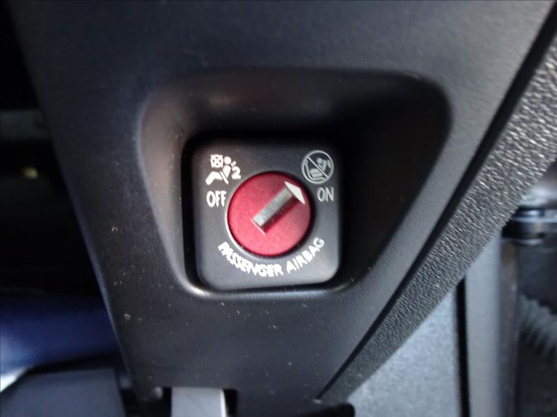 Peugeot 2008 1,2i 61kW - fotka 32 z 55