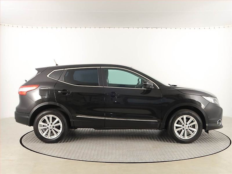 Nissan Qashqai (2016) 1.2 DIG-T, Serv.kniha, Navi - fotka 6 z 17