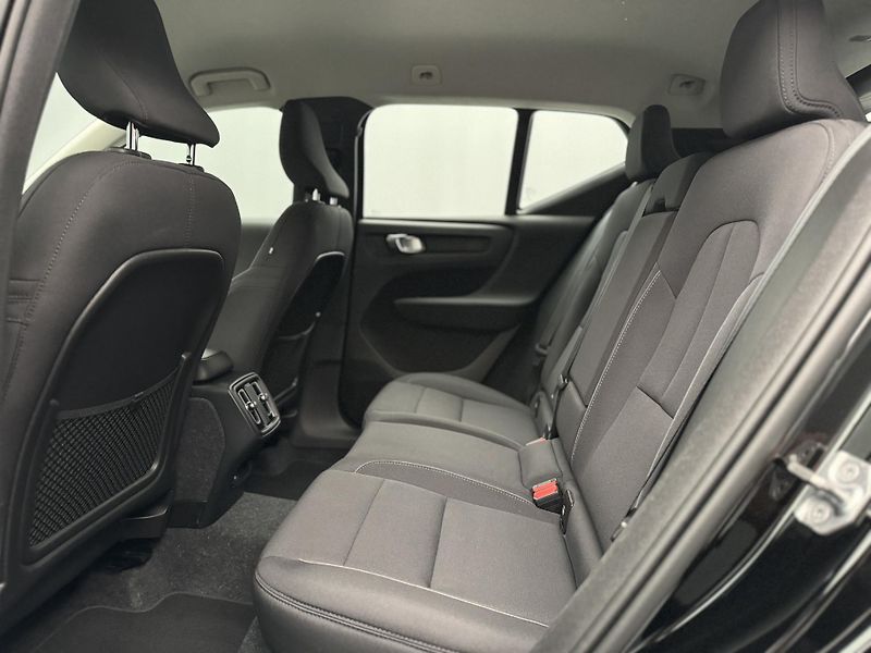Volvo XC40 T3 MOMENTUM CZ 1.maj - fotka 6 z 31