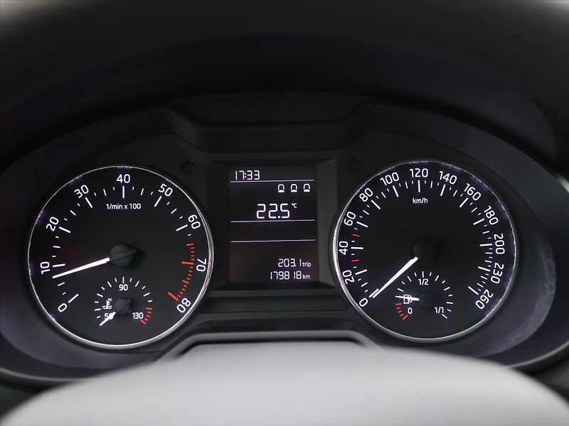 Škoda Octavia 1,2 TSI 63 kW Tempomat CZ - fotka 15 z 27