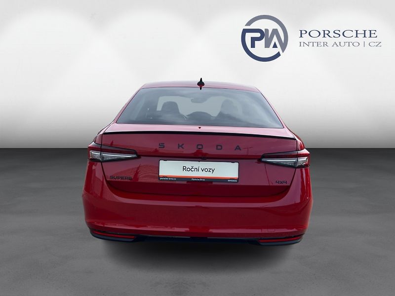 Škoda Superb SPORTLINE 2,0TDI 142kW 4X4 DSG - fotka 7 z 24
