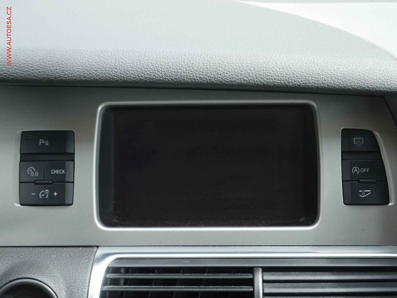 Audi Q7 (2010) 3.0 TDi Quattro, AT, TZ - fotka 11 z 17