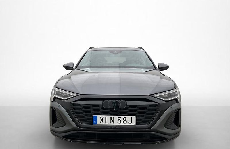 Audi Q8 e-tron 55 Q 360k Matrix Vzduch Pano - fotka 3 z 35