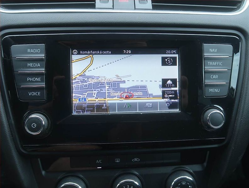 Škoda Octavia (2015) Ambition Plus 1.6 TDI 4x4 - fotka 13 z 15