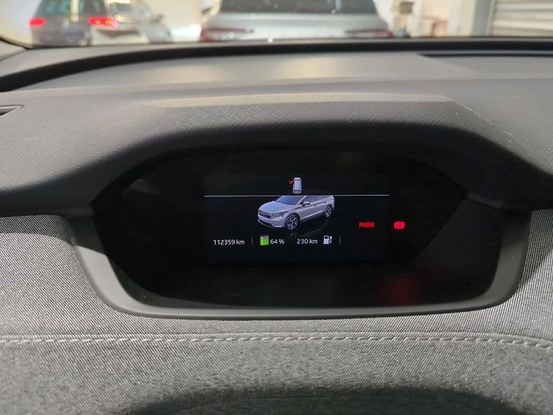 Škoda Enyaq 150kw, iV80 19ALU TZ SOH 98% - fotka 8 z 10