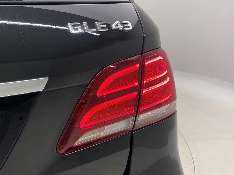 Mercedes-Benz GLE 43 AMG 4MATIC AUT  - fotka 44 z 67