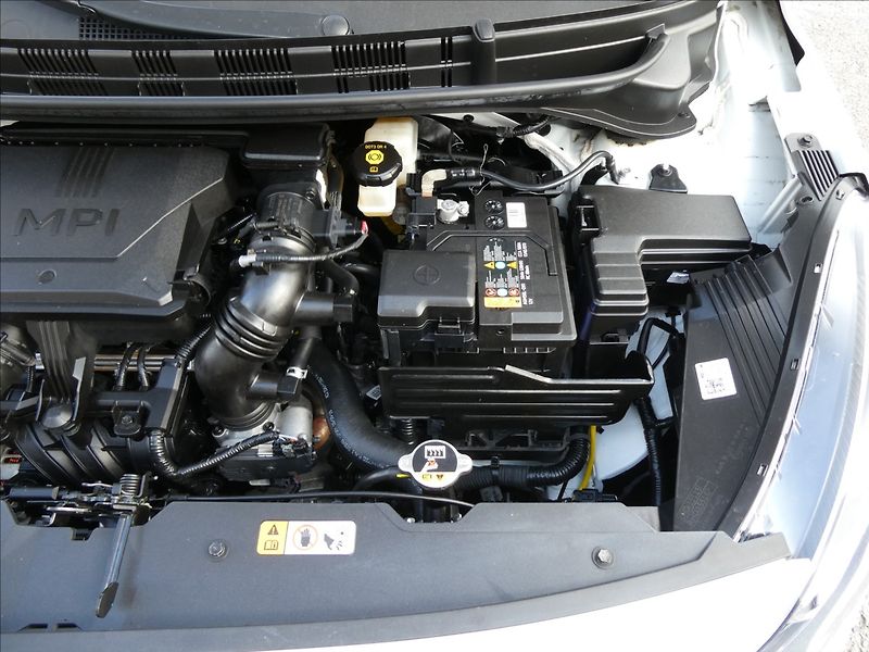 Hyundai i10 1,0 MPi 50kW Classic,tempomat - fotka 37 z 40