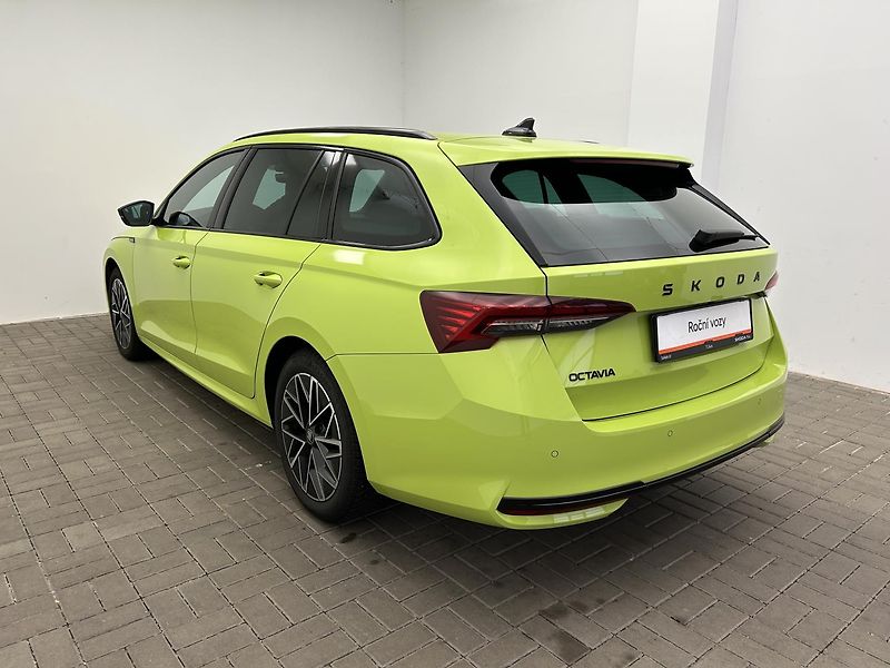 Škoda Octavia 2.0 TDI SportLine - fotka 22 z 23