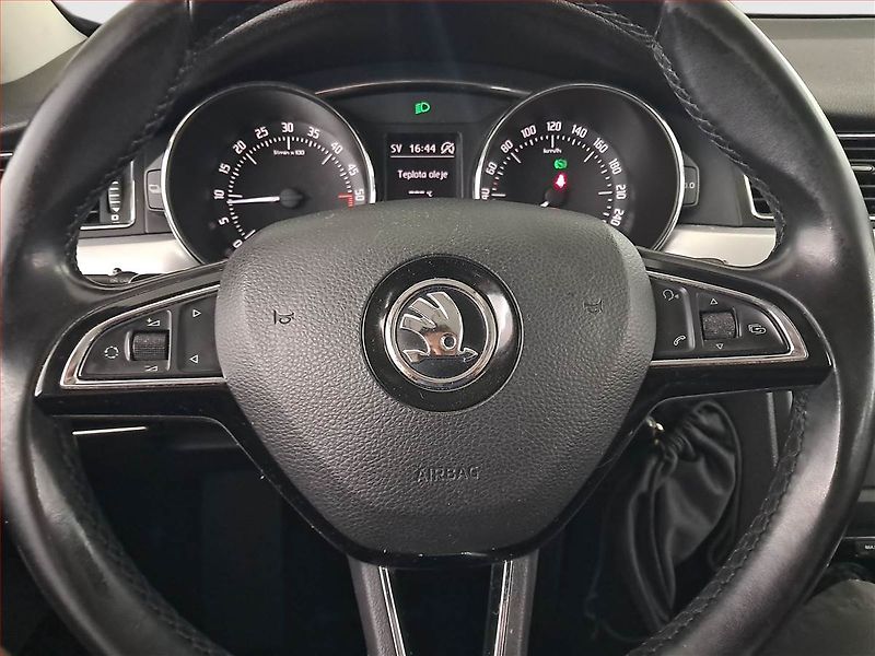 Škoda Superb (2014) 2.0 TDI, 4X4, Automat, Kůže - fotka 21 z 24