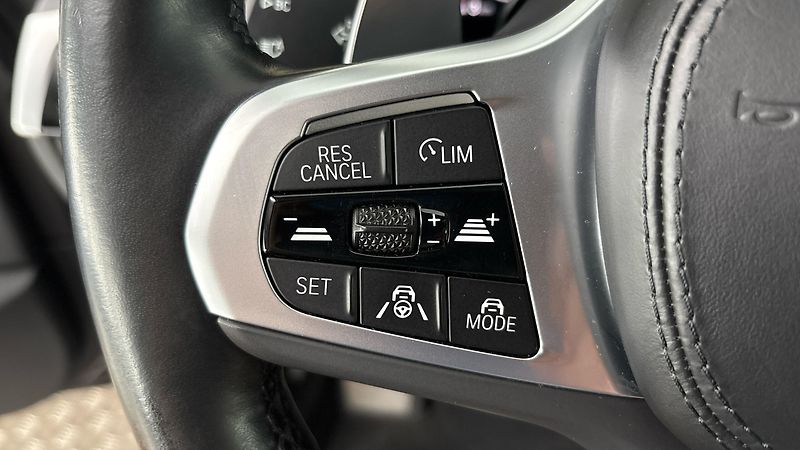 BMW Řada 5 540i AUT xDrive M-paket Tourin - fotka 14 z 34