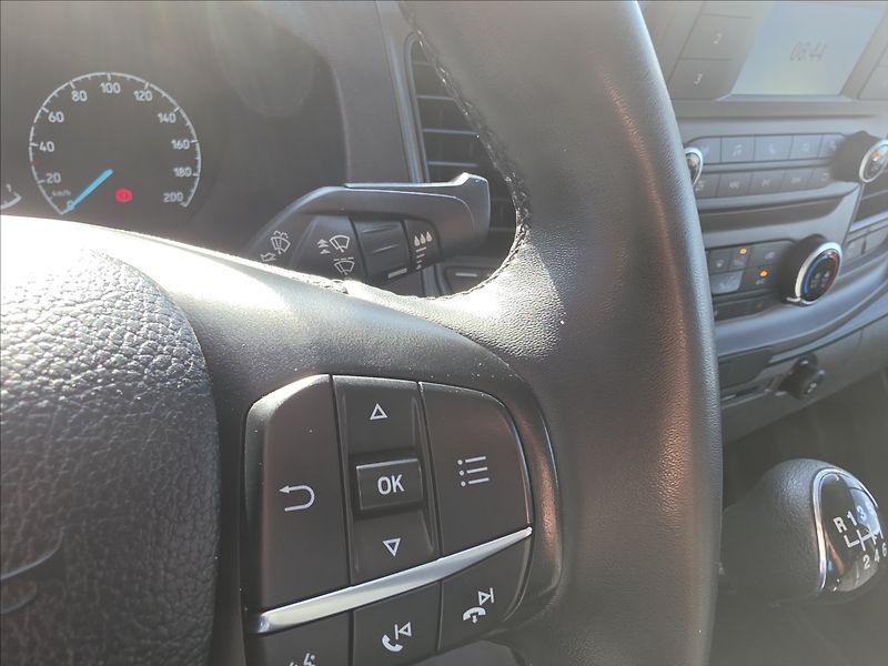 Ford Transit Custom 2,0 TDCi 96KW L2H1 - fotka 16 z 38