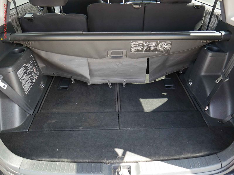 Toyota Corolla Verso (2008) 2.2D, AC, TZ, temp - fotka 7 z 20