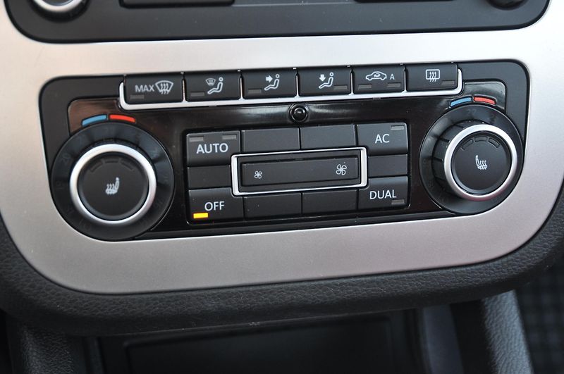 Volkswagen EOS 1.4TSi 90kW KŮŽE - fotka 17 z 18