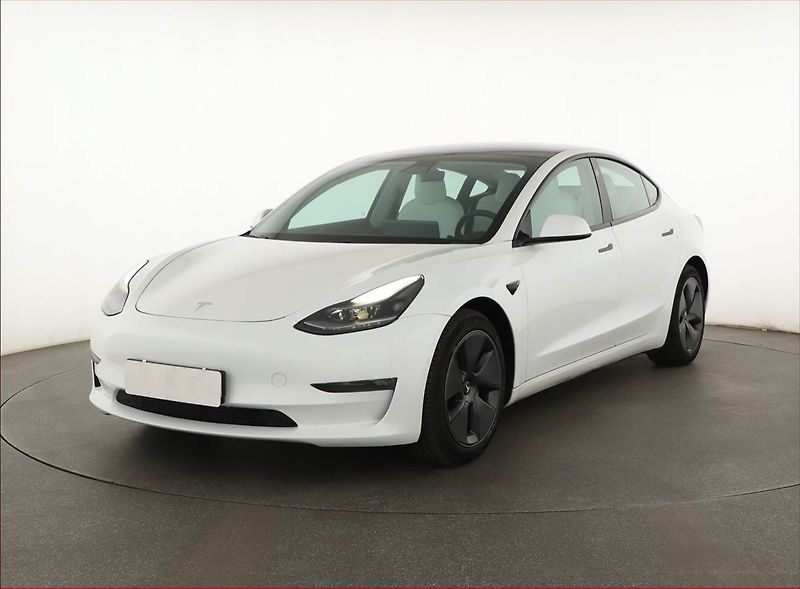 Tesla Model 3 (2021) Long Range 4WD 82kWh, SoH 82% - fotka 2 z 25