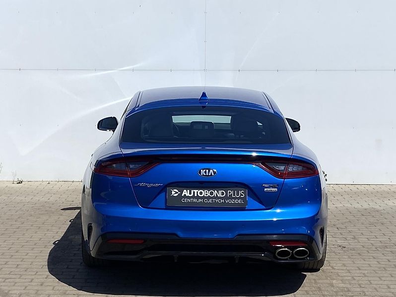 Kia Stinger 2.2 CRDi 147kW 8AT GT-Line - fotka 9 z 28