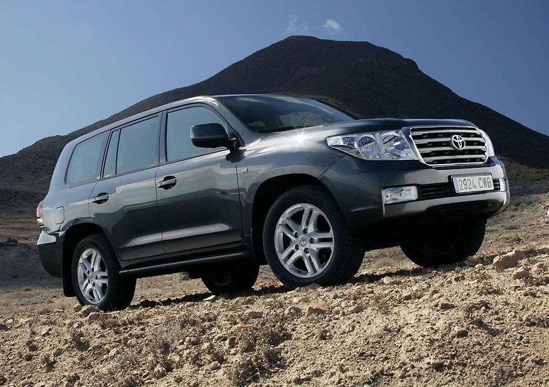 Různé verze Toyoty Land Cruiser
