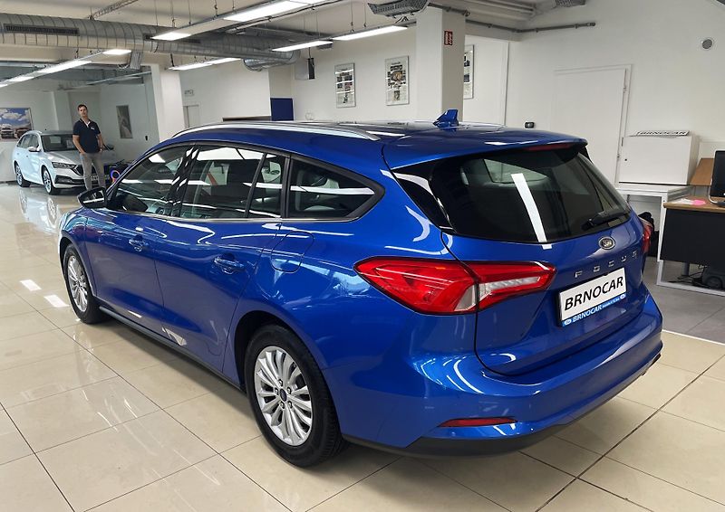 Ford Focus Titanium 1,5Ecoblue REZERVACE - fotka 4 z 29