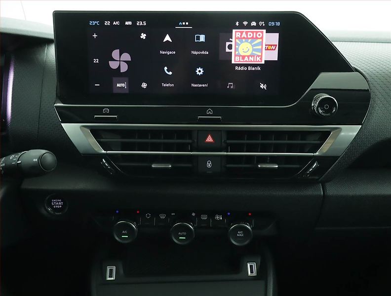 Citroën C4 (2023) 1.2 PureTech, Automat - fotka 12 z 17