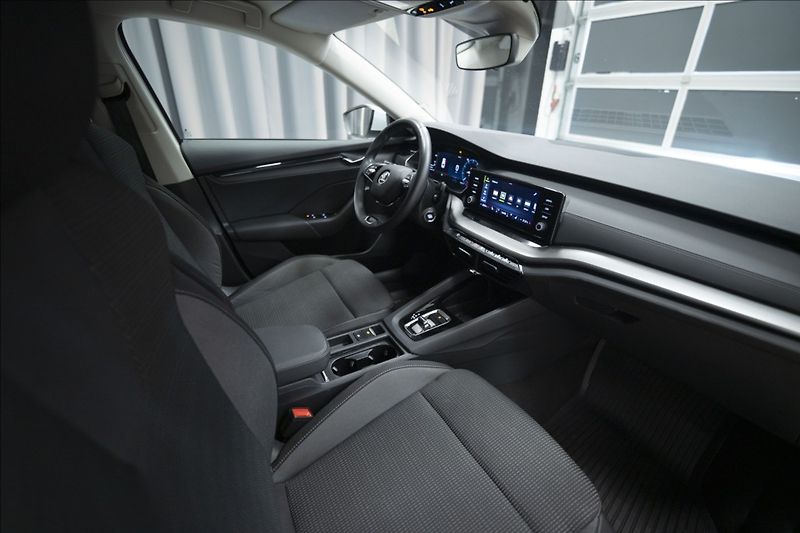 Škoda Octavia 2,0 TDI DSG VÝHŘEV 1. MAJ ČR - fotka 6 z 38