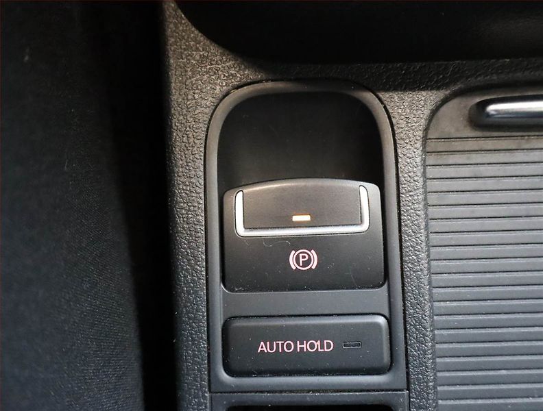 Volkswagen Tiguan (2014) 2.0 TDI, Bi-Xenony, Tempomat - fotka 16 z 19