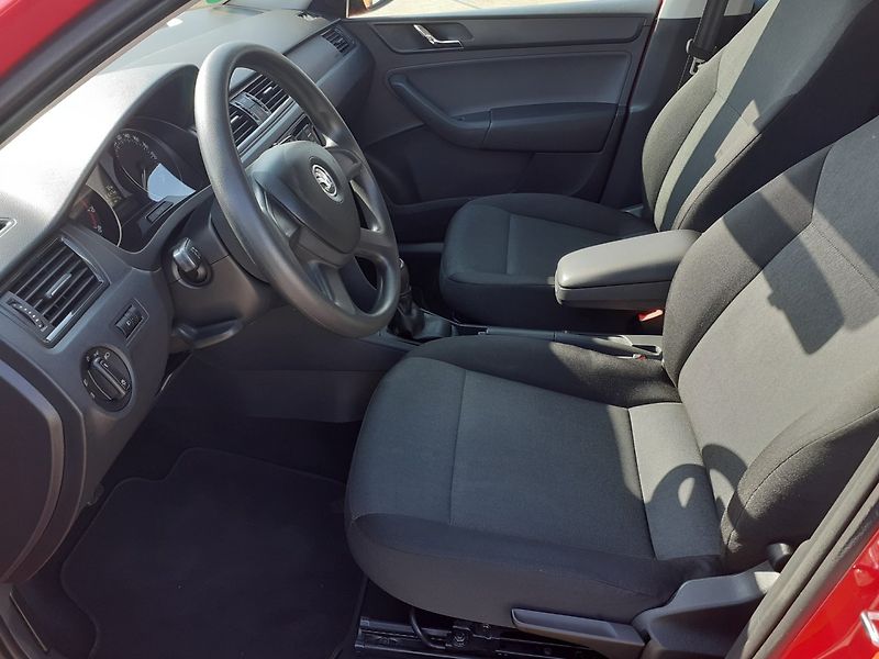 Škoda Rapid (2016) 1.2 TSi ACTIV - fotka 14 z 35