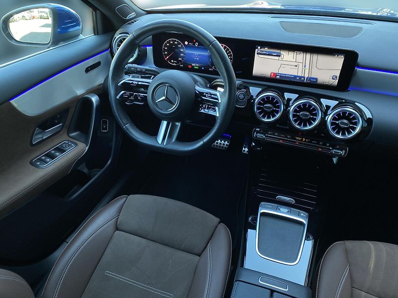 Mercedes-Benz Třídy A A 250 e AMG - fotka 13 z 28