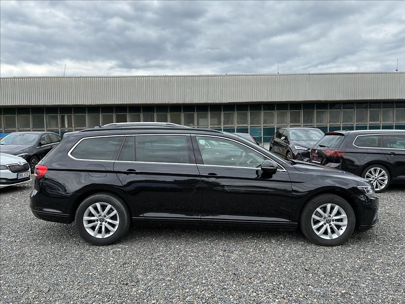 Volkswagen Passat 2,0 PANORAMA,WEBASTO,TAŽNÉ - fotka 7 z 28