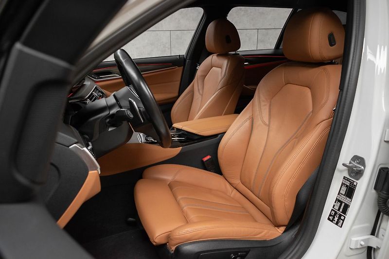 BMW Řada 5 530d xDrive ///MPAKET*ACC*DPH* - fotka 11 z 44