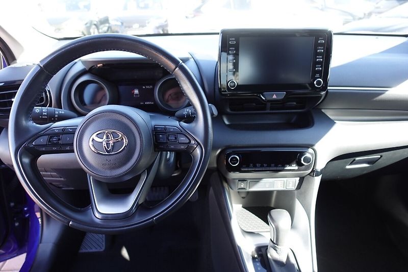Toyota Yaris ZLEVNĚNO 1,5 HSD Comfort Style - fotka 15 z 28