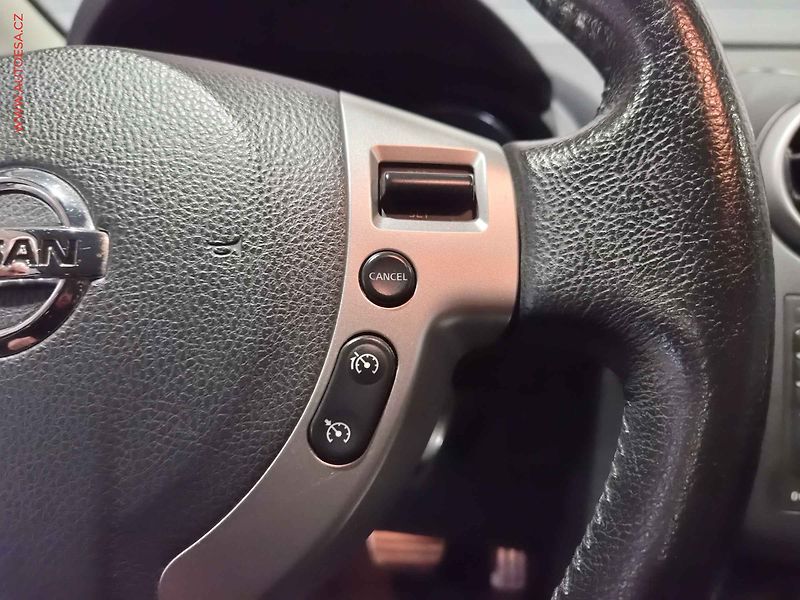 Nissan Qashqai (2012) 1.6i, ČR, AT, navi - fotka 14 z 20