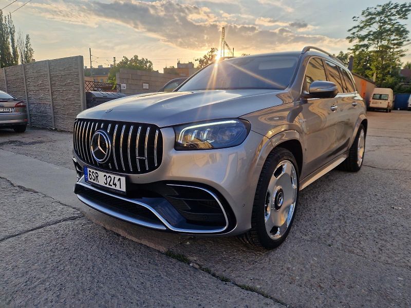 Mercedes-Benz GLS (2021) AMG GLS63 4MATIC+ V8, 612 koní - fotka 2 z 8