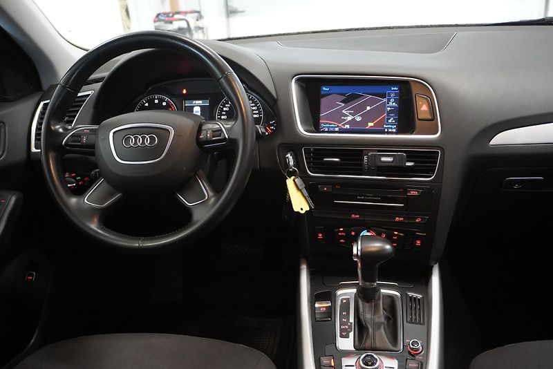 Audi Q5  2,0 TFSI QUATTRO AUT. - fotka 20 z 27