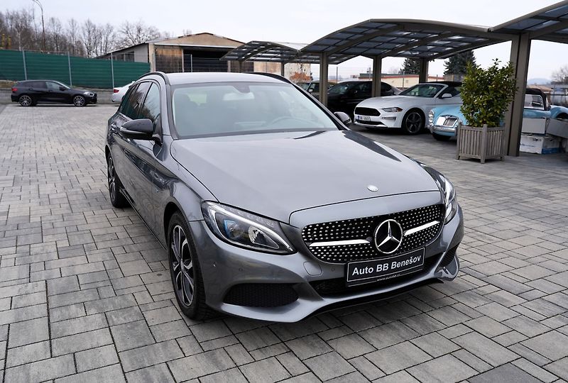 Mercedes-Benz Třídy C C 350e Plug -in hybrid/280PS - fotka 8 z 40