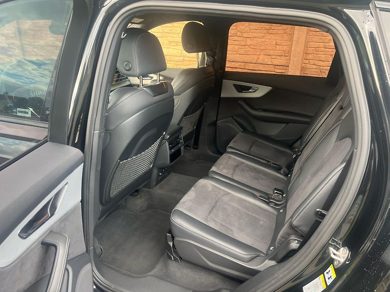 Audi Q7 (2022)  S line 55 TFSI Quattro - fotka 6 z 9