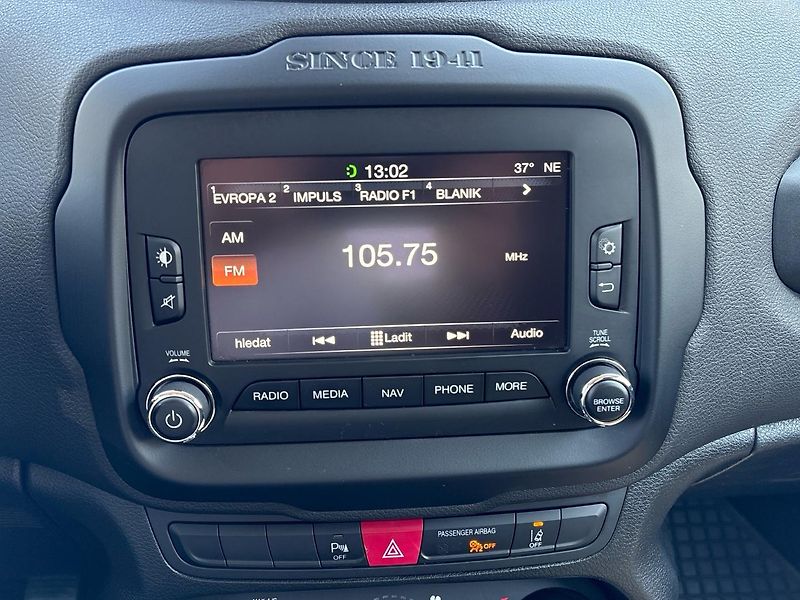 Jeep Renegade (2015) 1.4 MultiAir Limited - fotka 12 z 22