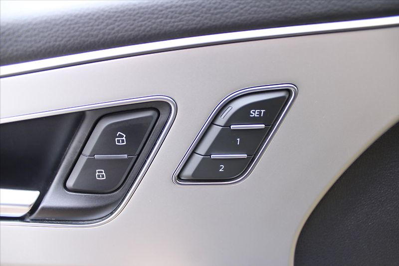 Audi Q8 55TFSi 250kW QUATTRO S-LINE ČR - fotka 27 z 31