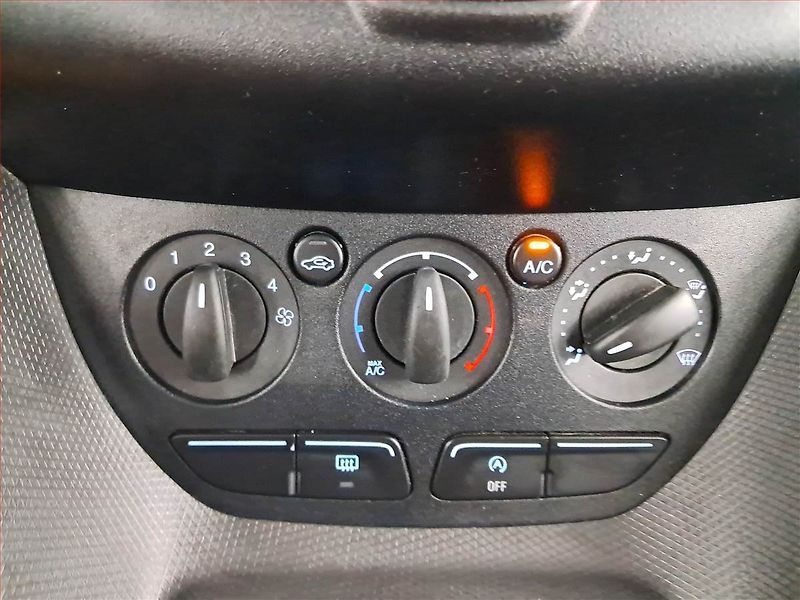 Ford Tourneo Connect (2016) Trend 1.5 TDCi, 5Míst - fotka 13 z 16