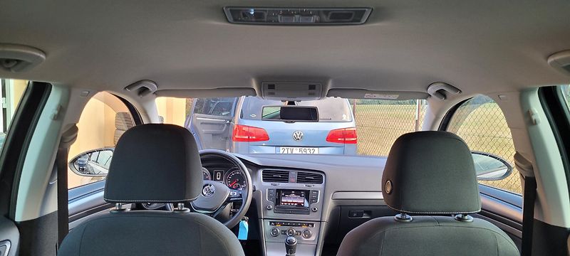 Volkswagen Golf (2015) 7 1,2 TSi 81kW benzín Lounge - fotka 33 z 35