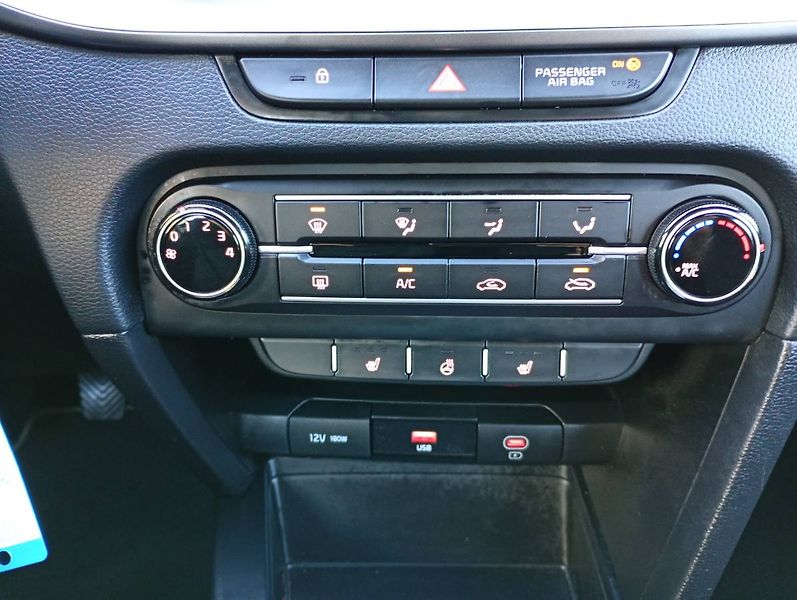 Kia Ceed (2023) 1.0 T-GDI 73 kW benzín manuál - fotka 13 z 25