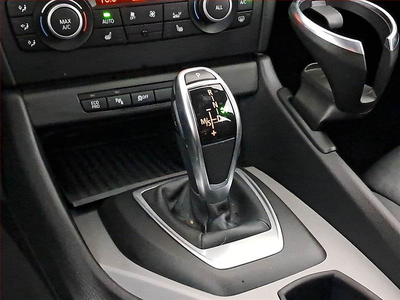 BMW X1 (2012) sDrive20i, Automat, Tempomat - fotka 13 z 16