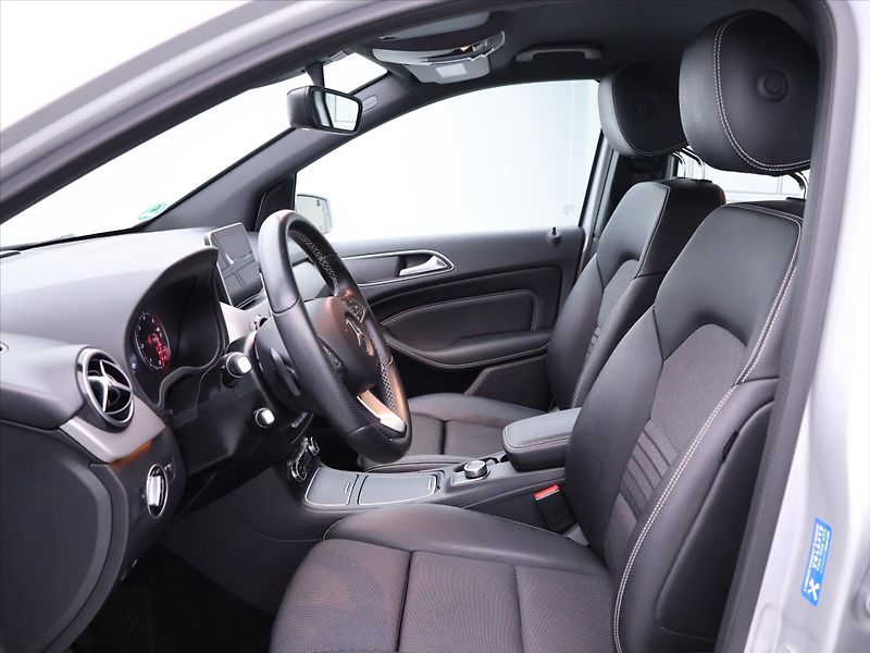 Mercedes-Benz Třídy B 1,5 CDI 80kW Aut. Urban Navi - fotka 12 z 37