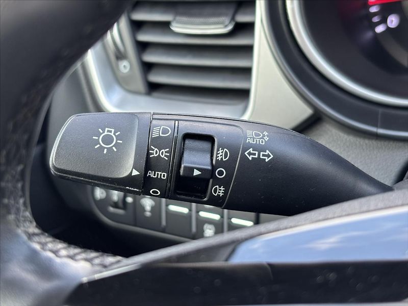 Kia Ceed 1,5 TGDi TOP ZÁRUKA CARPLAY - fotka 32 z 39