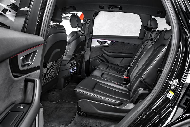 Audi SQ7 4,0TDI 7míst HuD BOSE - fotka 14 z 27