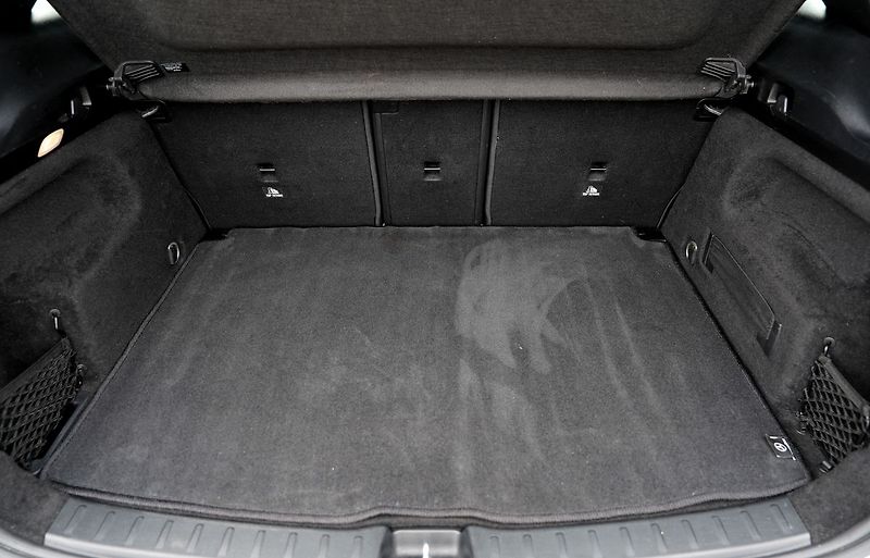 Mercedes-Benz GLA 200d Progressive/AT9/MBUX - fotka 12 z 46