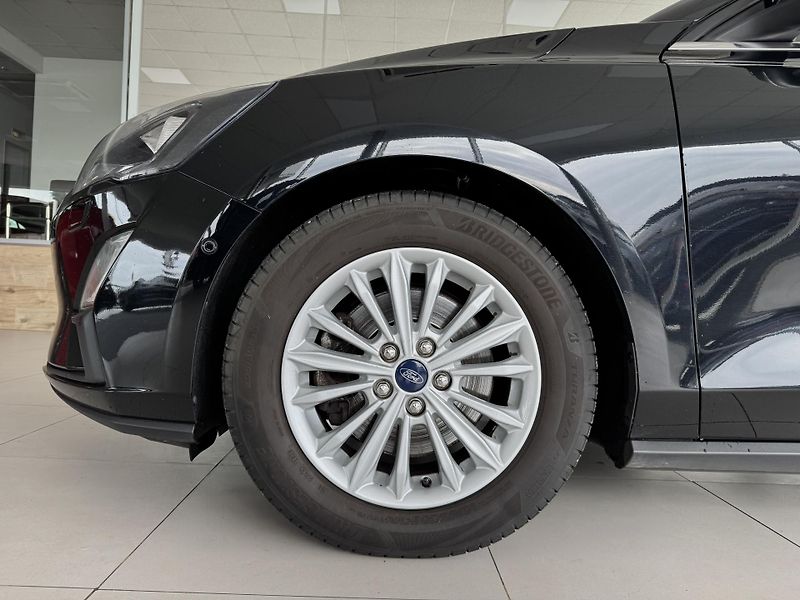 Ford Focus 1,0EB 92kW*Titanium*Navi*Kamer - fotka 34 z 35