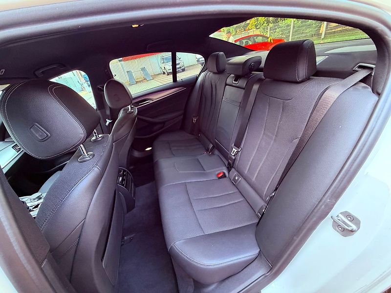 BMW Řada 5 520d Aut. ČR, M-Paket - fotka 11 z 24