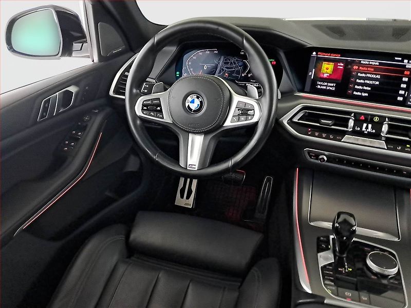 BMW X5 (2021) xDrive30d - fotka 7 z 23