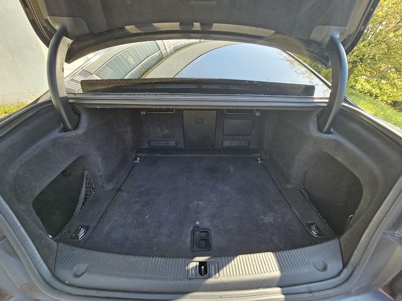 Audi A8 (2011) 3.0TDI QUATTRO  - fotka 20 z 20